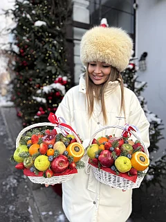 Корзина с фруктами новогодняя 25 см