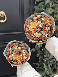 Новогодний букет из сухофруктов и Орехов