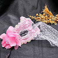 Карнавальная венецианская маска с фатой и цветком розовая