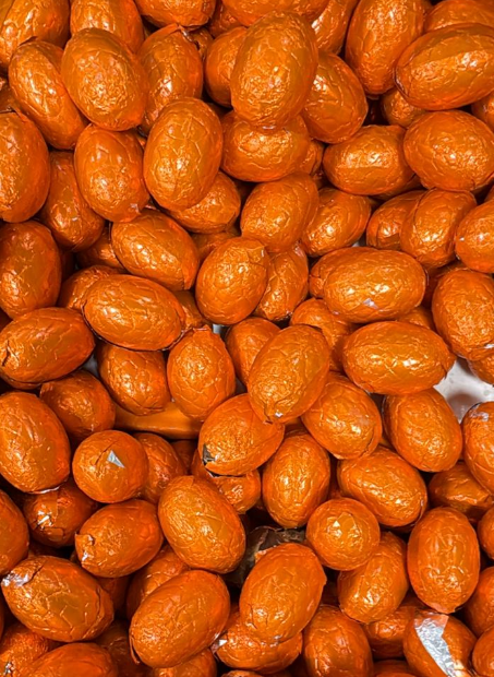 Шоколадные яйца ОРАНЖЕВЫЕ  1кг (на вес)