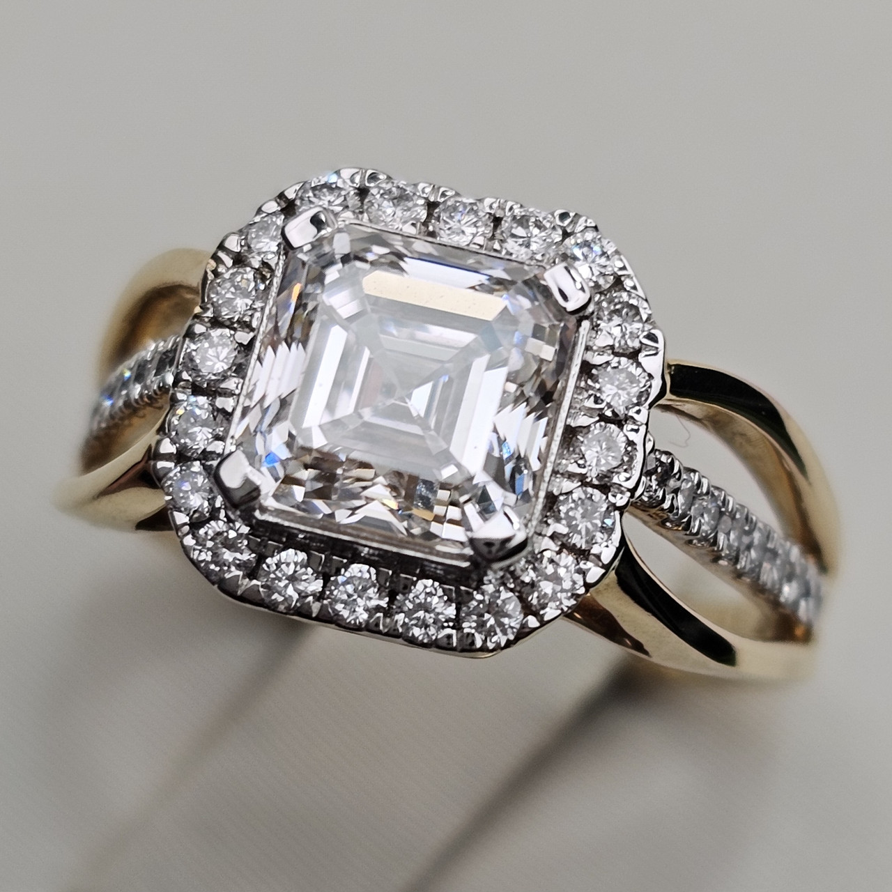 Золотое кольцо 585пр с lab grown бриллиантами 2.01Сt VVS1/H 0.36ct VVS1/F, EX 17.5p