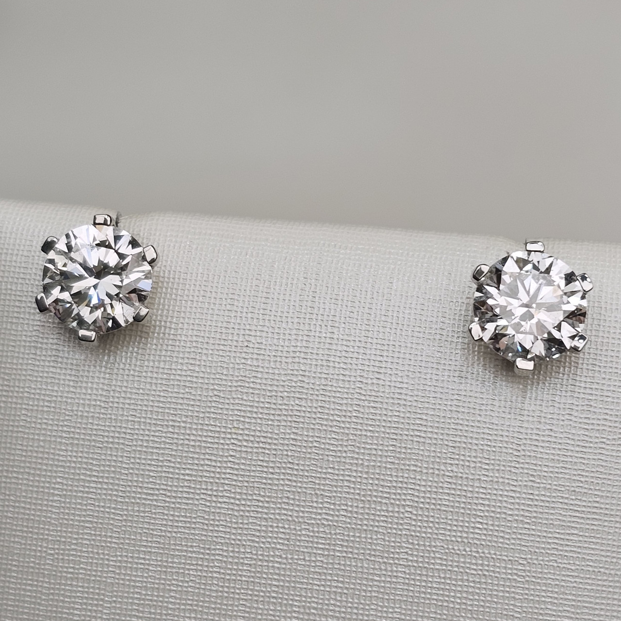 Золотые серьги с lab бриллиантами 2.02Ct VVS2/F 0.02Ct VS2/F EX