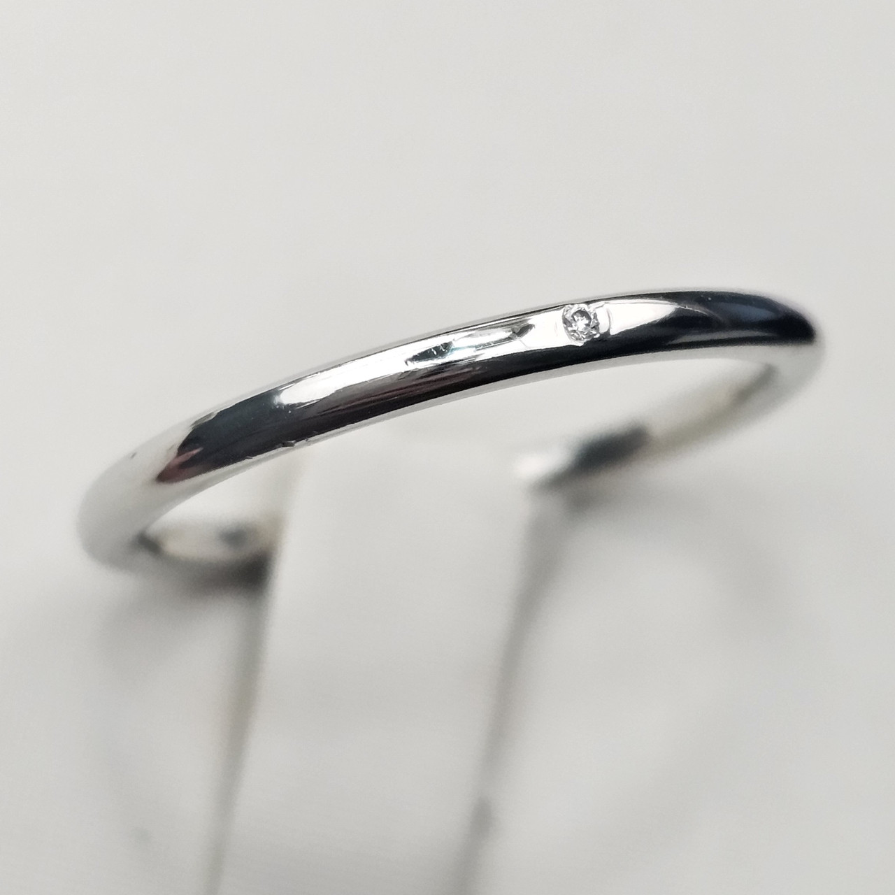 Обручальное кольцо 18р 1.87 гр, серебро 925 пр, бриллиант 0,005Ct VVS1/F EX