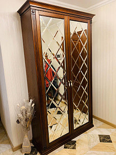 Зеркальный шкаф «Моаб»