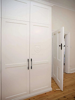 Белый шкаф «Топли»