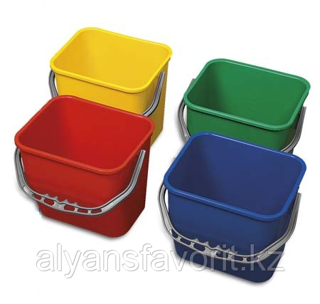 Пластиковое ведро на  6 литров.