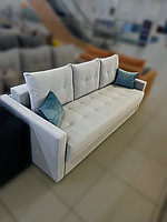 Трехместный диван