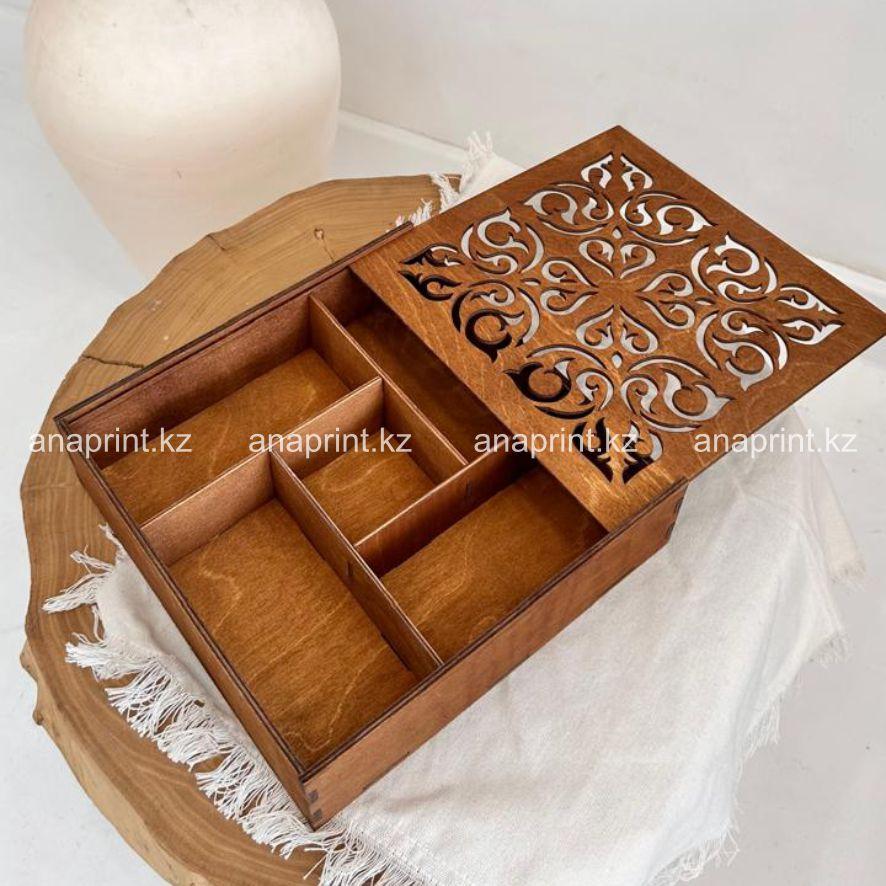 Коробка для сухофруктов 22*22*5см