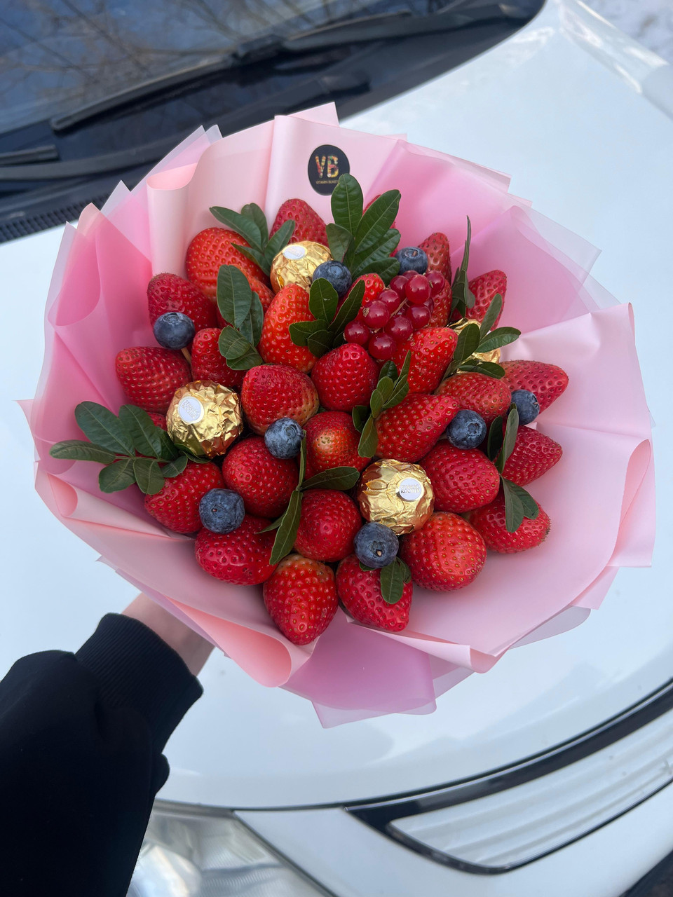 Клубничный букет с FerreroRocher