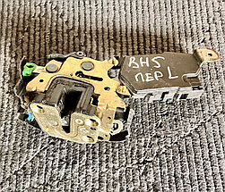 Замок двери левый передний Subaru Lancaster (BH5)