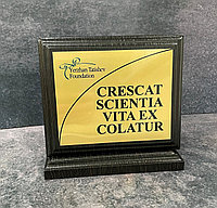 Плакетка настольная