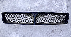 Решётка радиатора Mitsubishi Diamante
