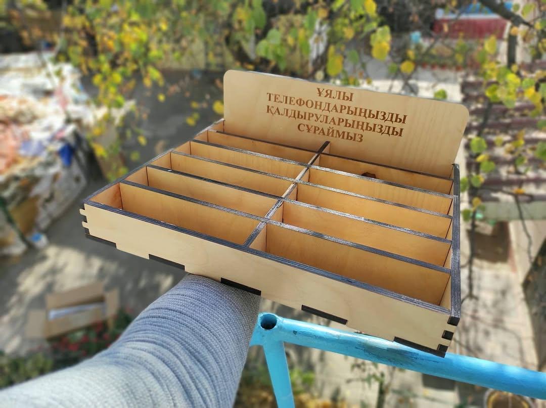 Подставка / Органайзер из дерева на заказ