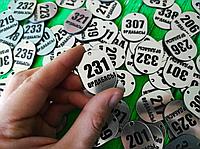 Гардеробные номерки разных форм и размеров на заказ