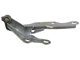 Петля капота правая (R) на RAV4 1994-00 (SAT TW)