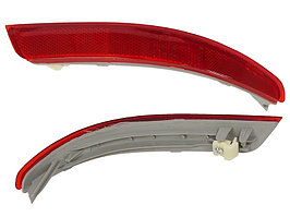 Задний отражатель в бампер правый (R) на Nissan Almera 2012-19 (SAT)