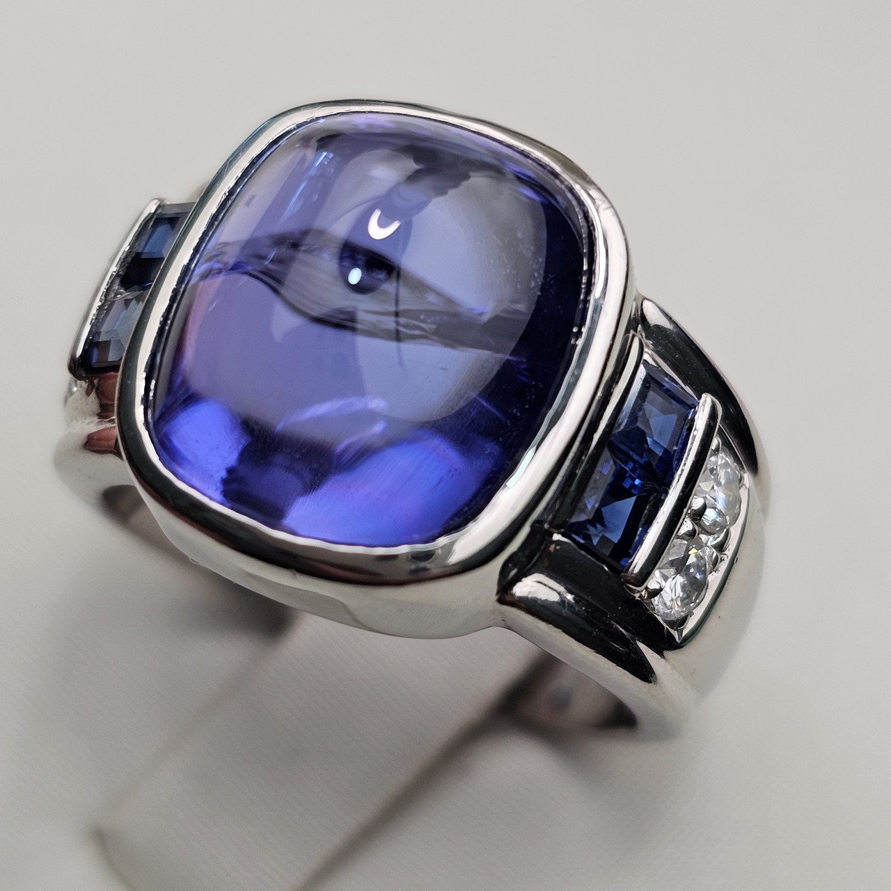 Кольцо Платина 900 пр,18,5р.танзанит 11,62Сt .бриллиант 0,31Ct VS2/G,сапфир 0,83Ct, фото 1