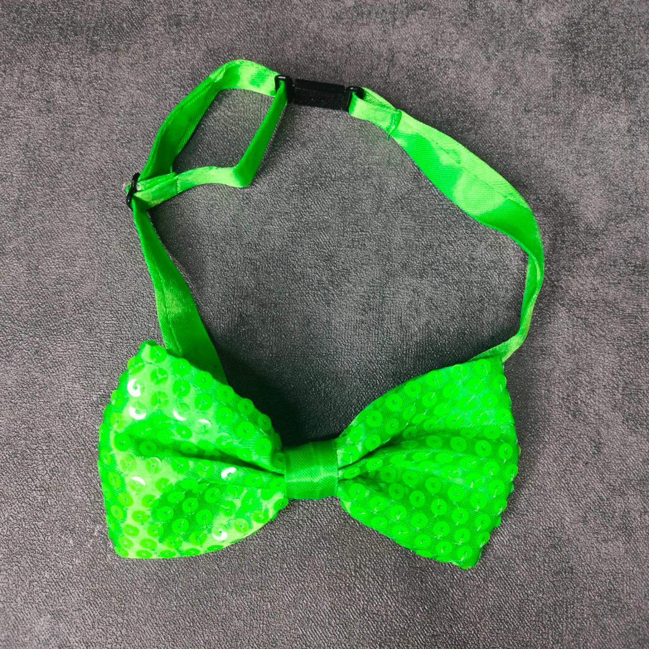 Галстук бабочка с пайетками ярко зеленая