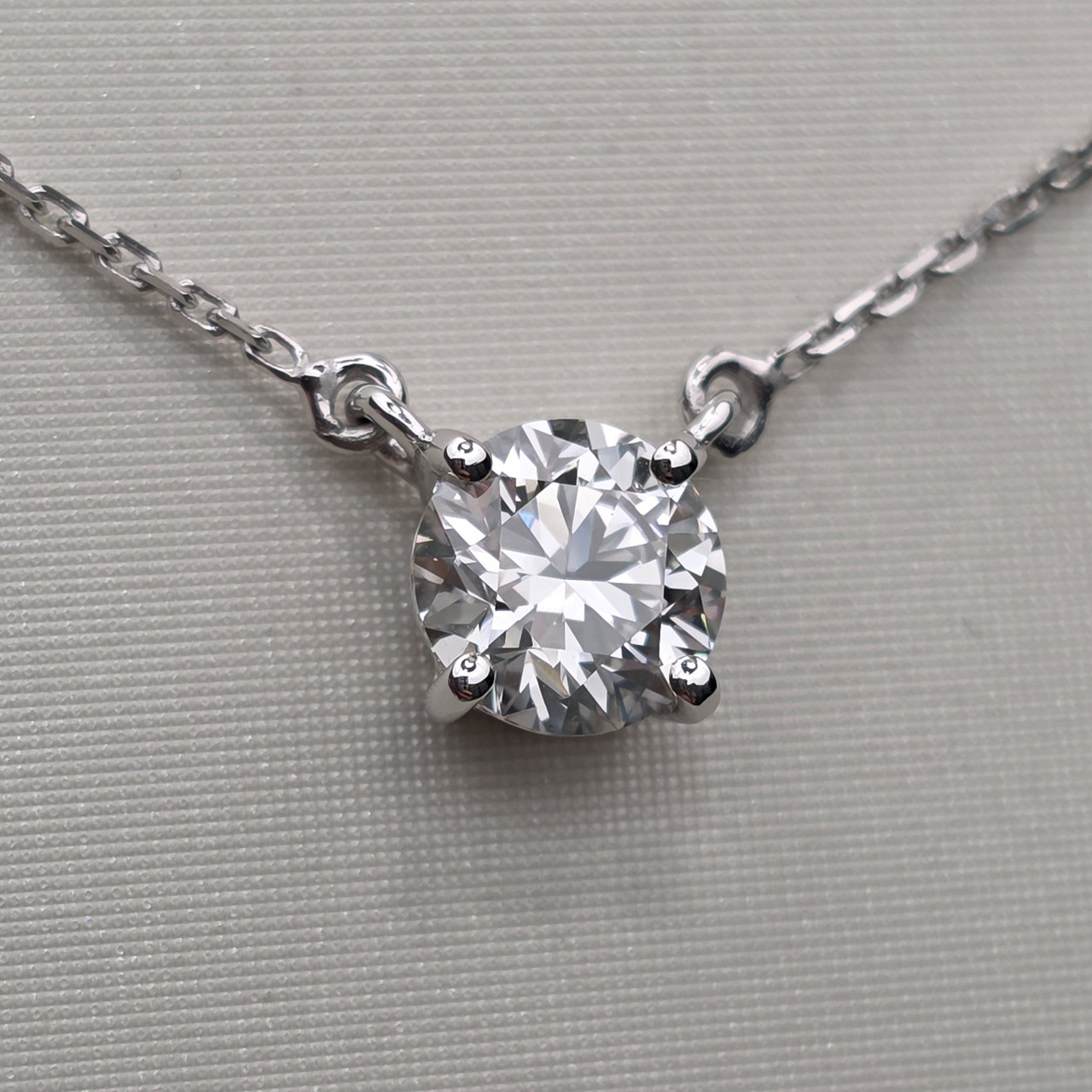 Золотое колье 585 проба ,бриллиант выращенный 1.01Ct VS1/F 40-45 см Сертификат IGI