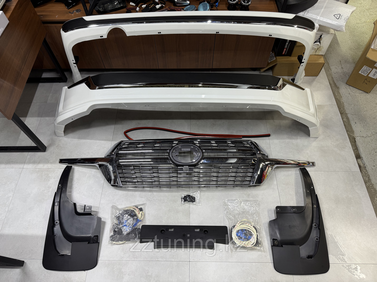 Обвес executive lounge 2021 года для Land Cruiser 200, фото 1