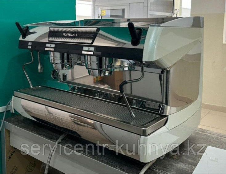 Кофемашина двухрожковая  Simonelli