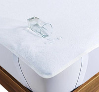 Водонепроницаемый наматрасник с резинками по углам 140, 200