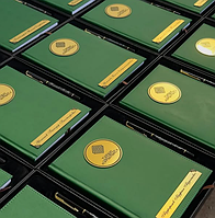 Блокнот с ручкой и логотипом