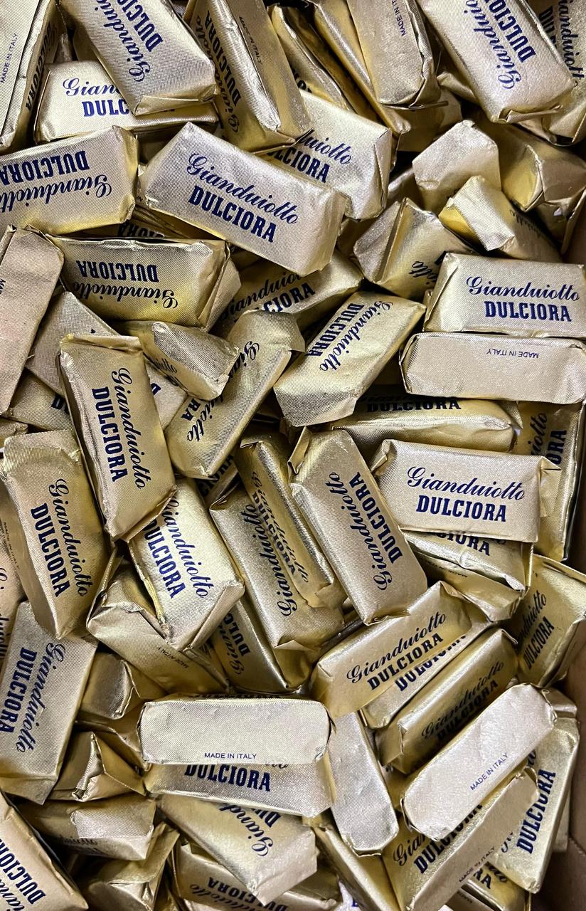 Шоколадные конфеты Dulciora ЗОЛОТО 200 гр / Италия (Ф)