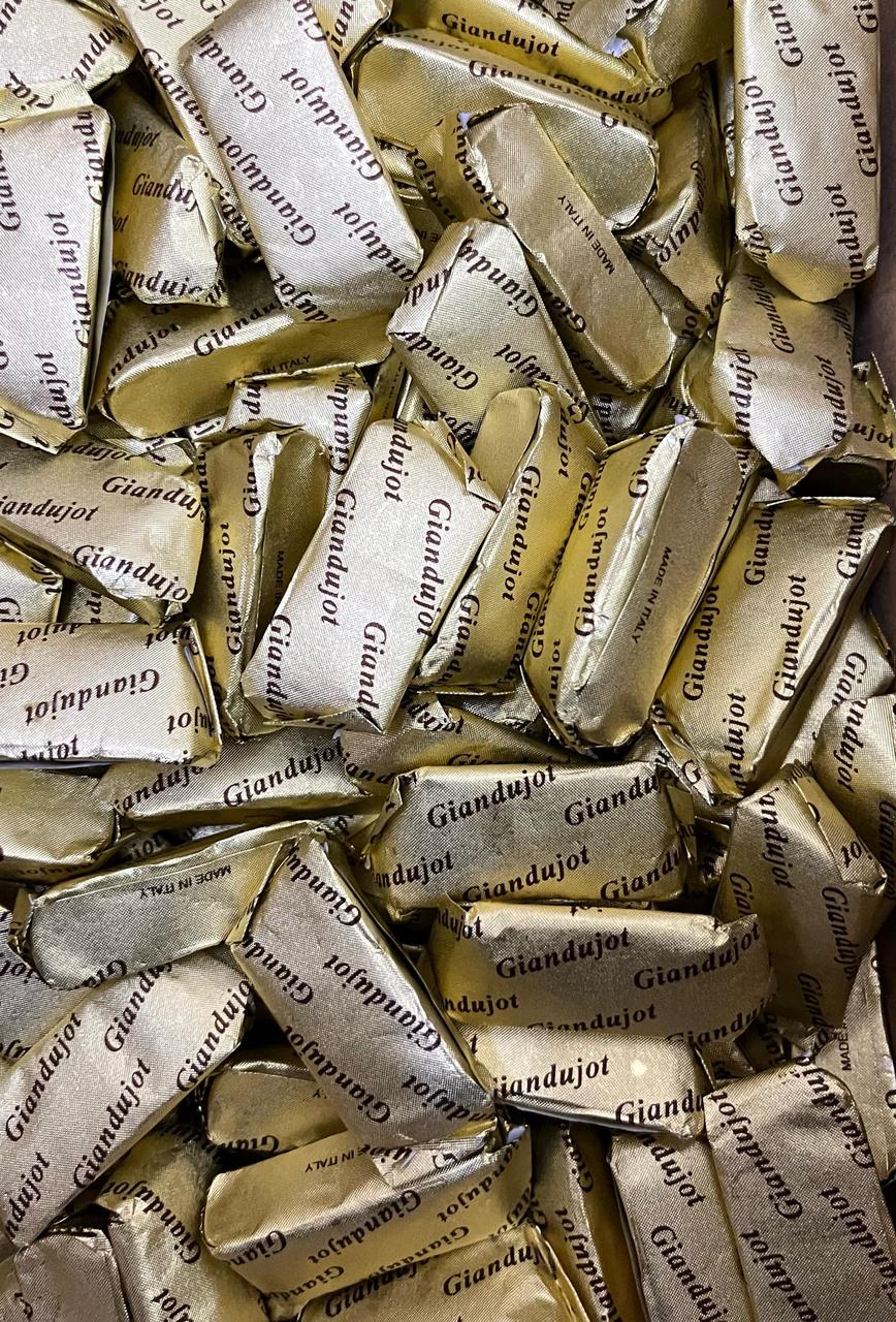 Шоколадные конфеты Giandujot  1 кг / Италия