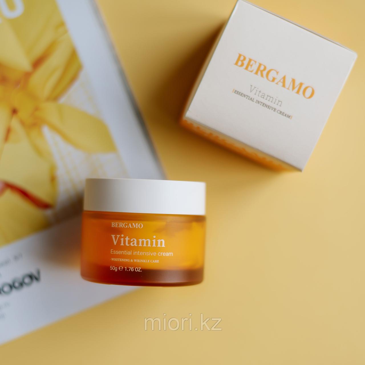Крем для лица с Витаминами интенсивный Bergamo Vitamin Essential Intensive, фото 1