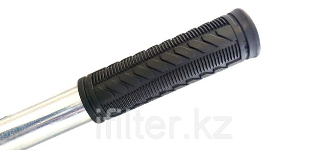 Ручка рычага покрыта резиновой основой для устранения скольжения и удобства в работе. Ручка рычага покрыта резиновой основой для устранения скольжения и удобства в работе.