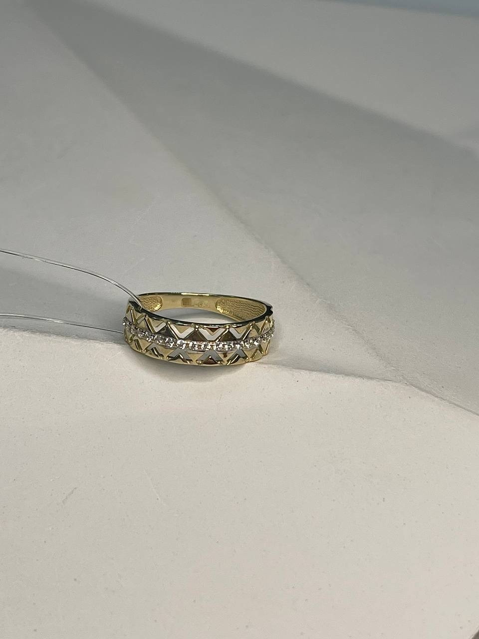 Кольцо Эстет 01К1314587Р_э размер 17.5 вес 2.57 г золото, фианит, фото 1