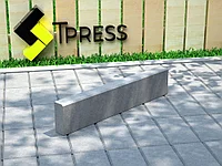 Бордюр тротуарный серый