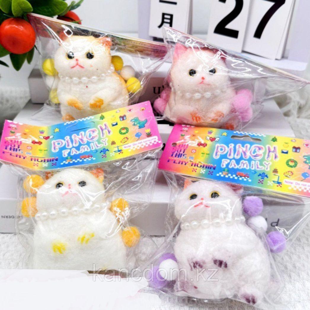 Игрушка-антистресс "Cat with pearls" мини 2617-4
