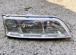 Фара передняя правая Toyota Mark II (100)