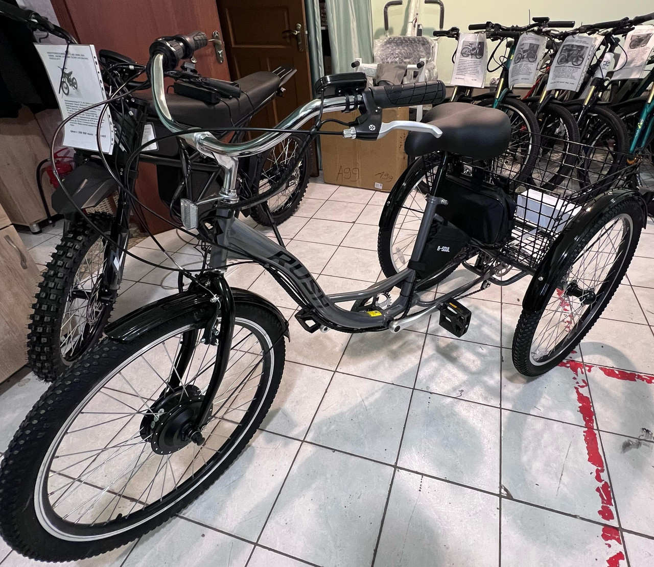 Электровелосипед, трехколесный 48v 350w, аккум. Li-ion 48v 12 A/H. Вес 30 Кг. 26"., фото 1