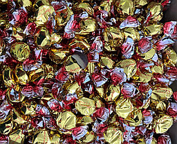 Конфеты шоколадные с Марципаном (золотые,красный бант) 1кг / Германия