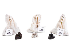 Набор из трех вулканических пород: лавовая порода, обсидиан и пемза