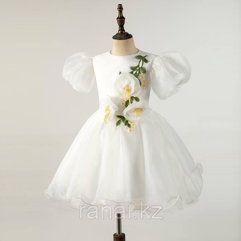 Платье на годик — белое с объёмными цветами, фото 1