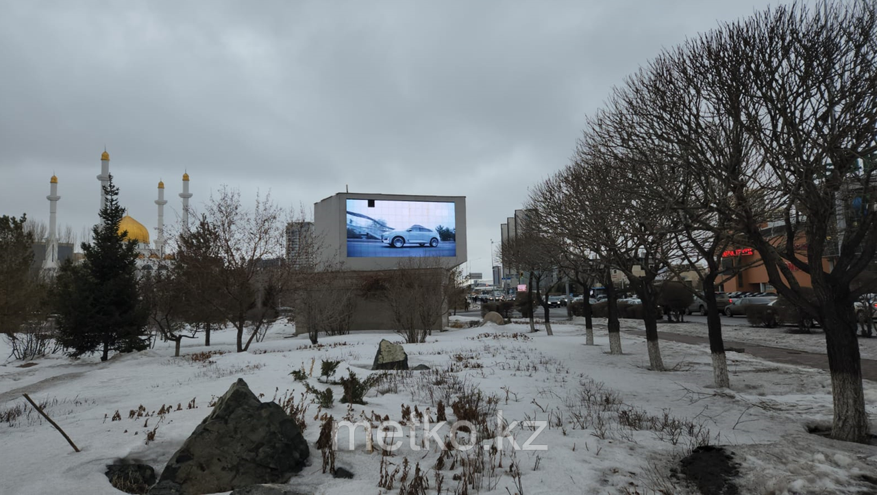 LED-экран: пр. Кабанбай батыра / Достык, левый берег, 3 сторона, фото 1