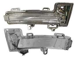 Поворотник в зеркало правая (R) на Skoda Octavia 2013-20 (SAT)