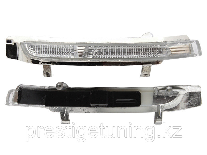 Поворотник в зеркало правая (R) на Skoda Superb 2008-15 (SAT)
