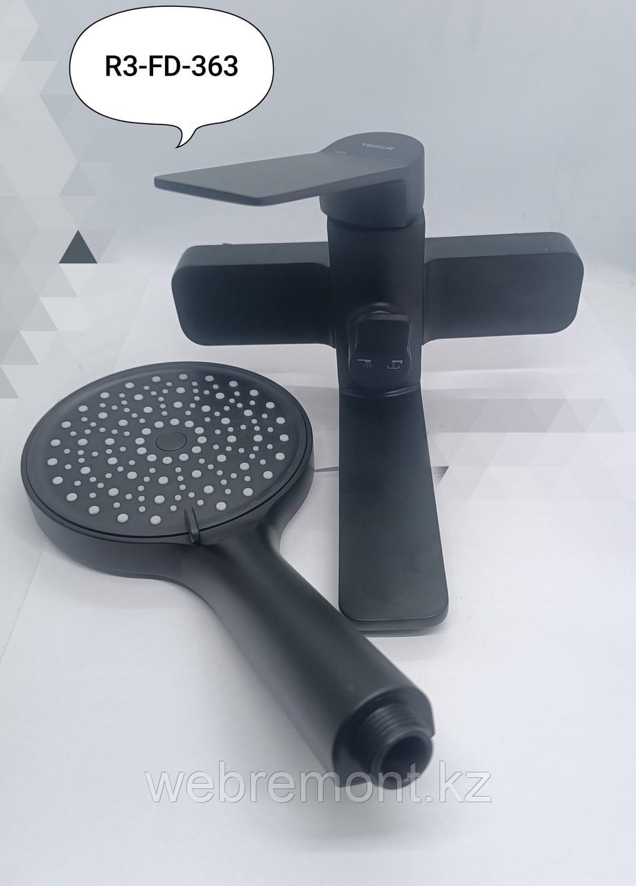 Смеситель для ванны короткий излив R3-FD-363 , черный
