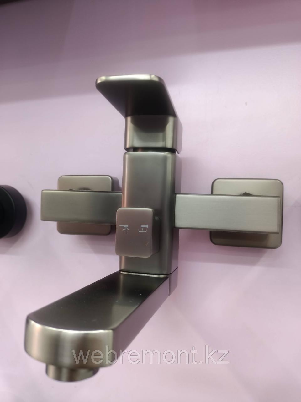 Смеситель для ванны короткий излив A3-FB-341, оружейная сталь