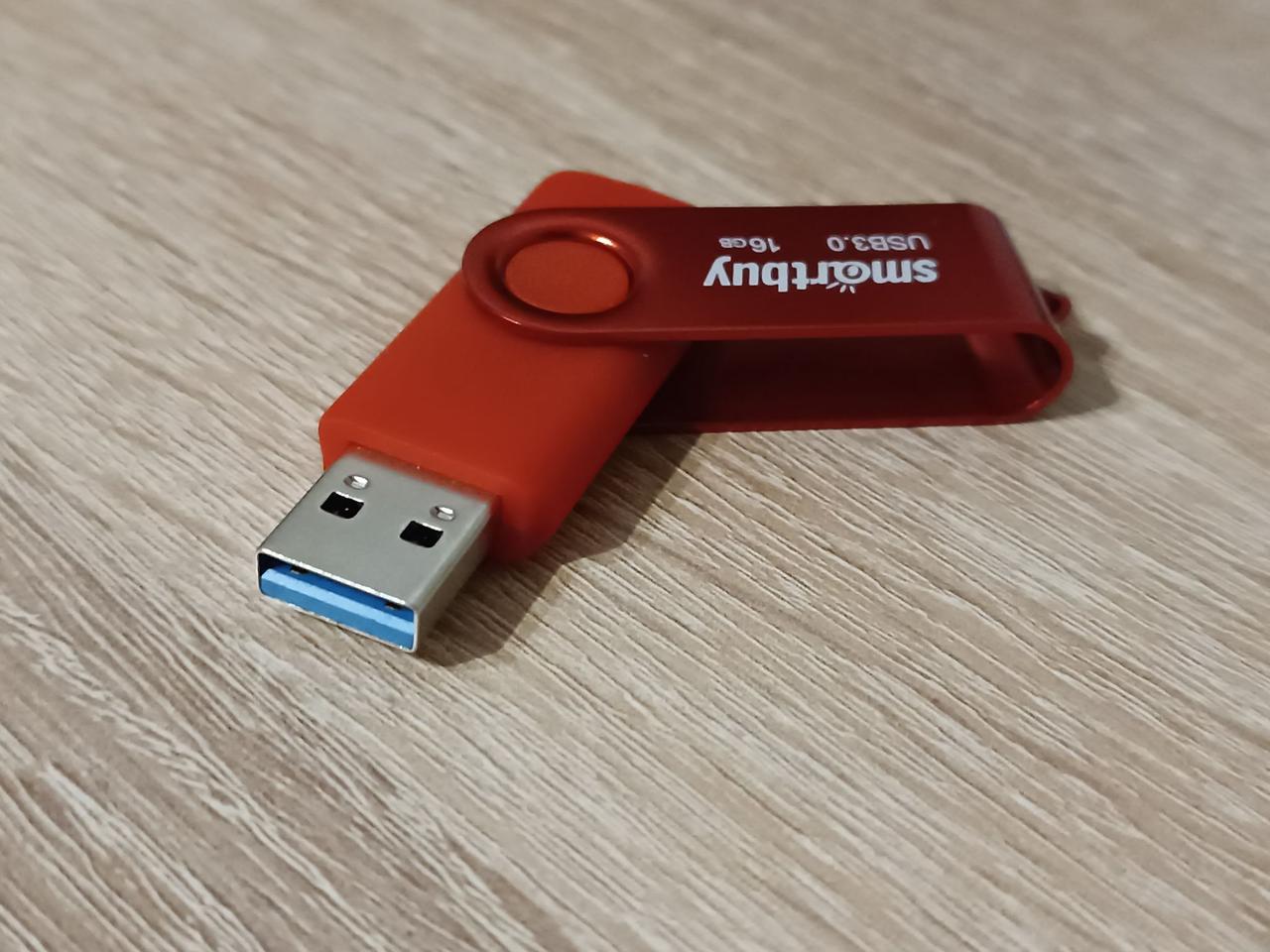 USB Flash Drive 16Gb Smartbuy Twist Red