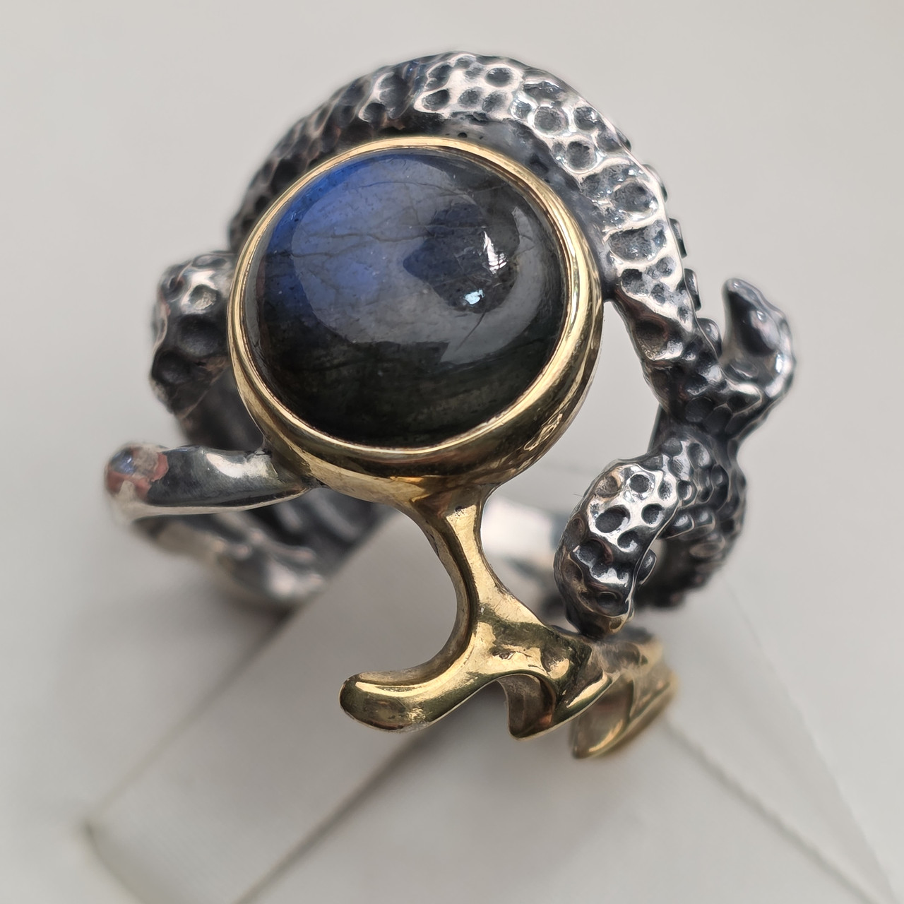 Женское серебряное 925пр кольцо Sarkissian (ручная работа) 15.18гр с натур. лабрадор, размером 18.5, фото 1