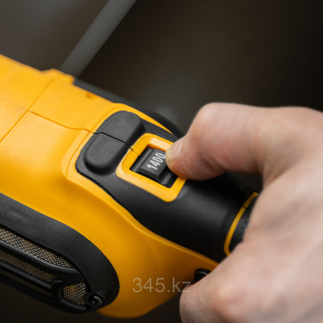 Машина полировальная CP-180, 1400 Вт, 180 мм, 0-3000 об/мин// Denzel