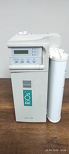 Рабочий система очистки воды Millipore RiOs 8