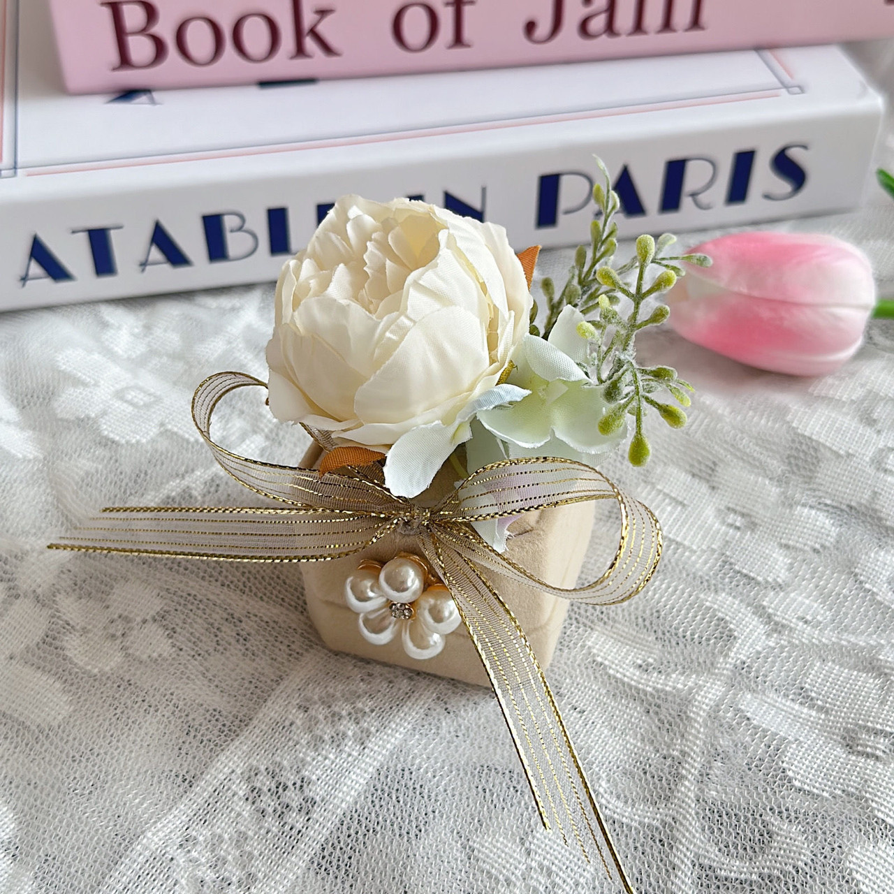 Ювелирная шкатулка под кольцо декоративная с флористическим оформлением и атласной лентой, бежевая, фото 1
