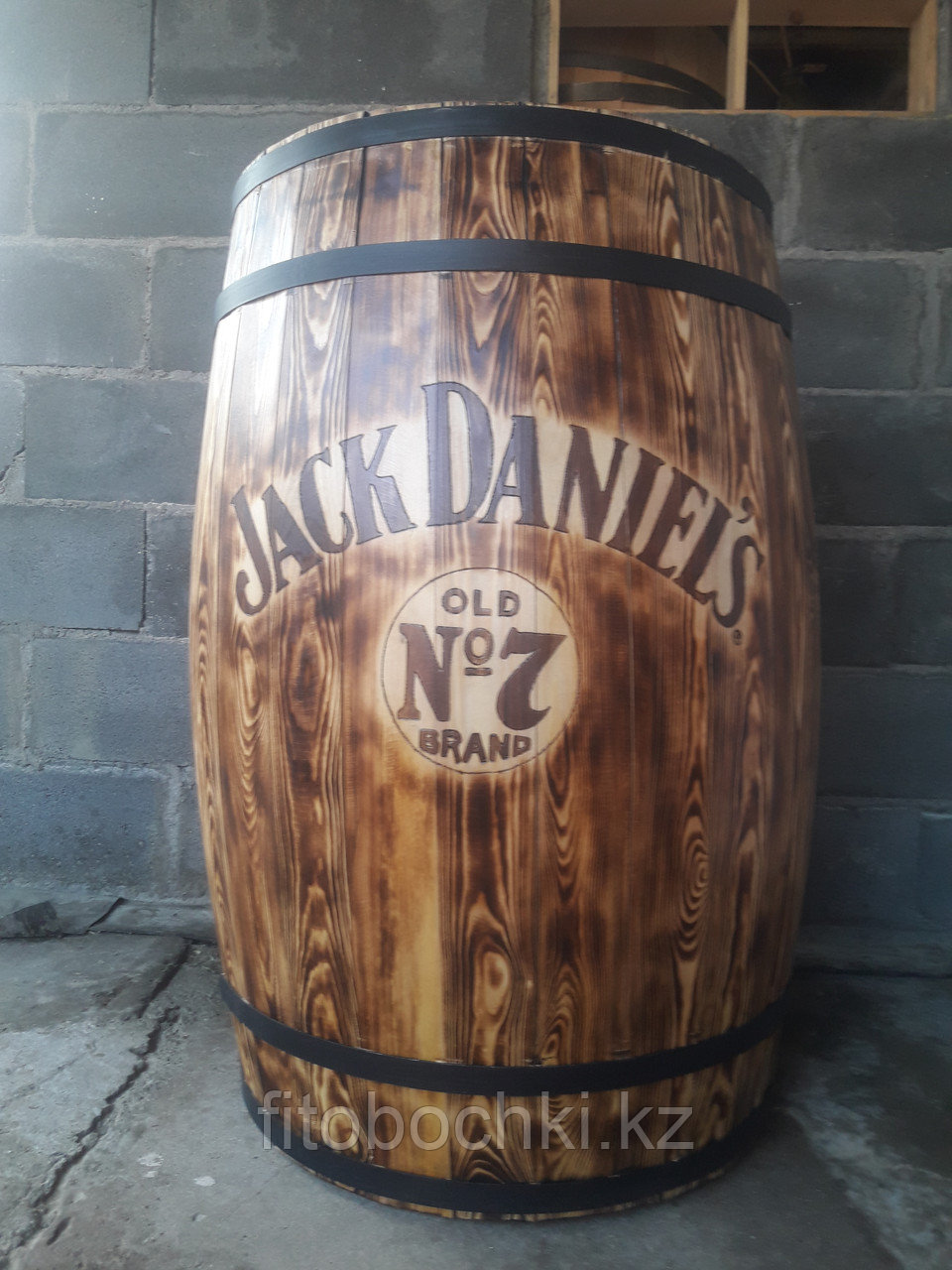 Деревянный стол-бочка "Jack Daniels"